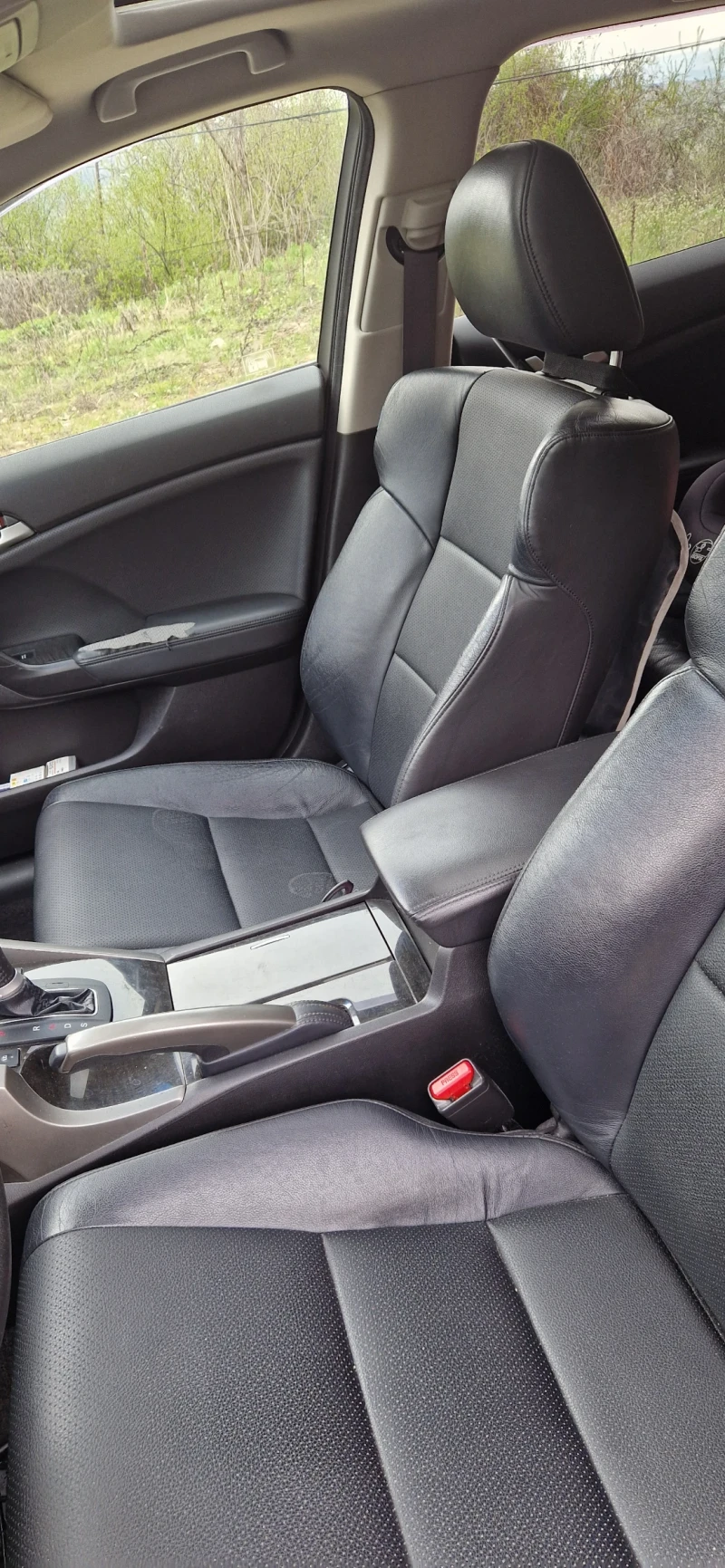 Honda Accord 2.2 i-Dtec, снимка 12 - Автомобили и джипове - 49849492