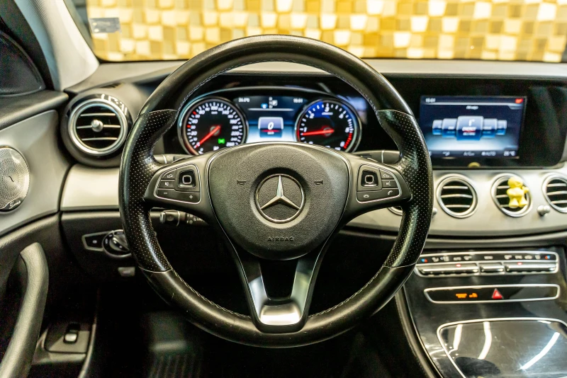 Mercedes-Benz E 200  TAXI, снимка 14 - Автомобили и джипове - 51681113