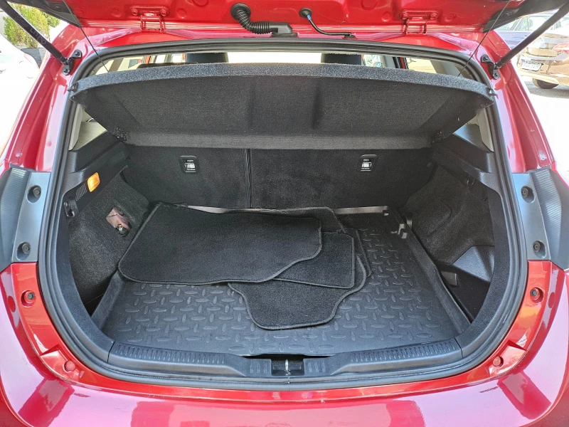 Toyota Auris 1.8I-Hybrid/136к.с/EDITION/LED/NAVI/БЛУТУТ/EURO 6, снимка 4 - Автомобили и джипове - 53111316