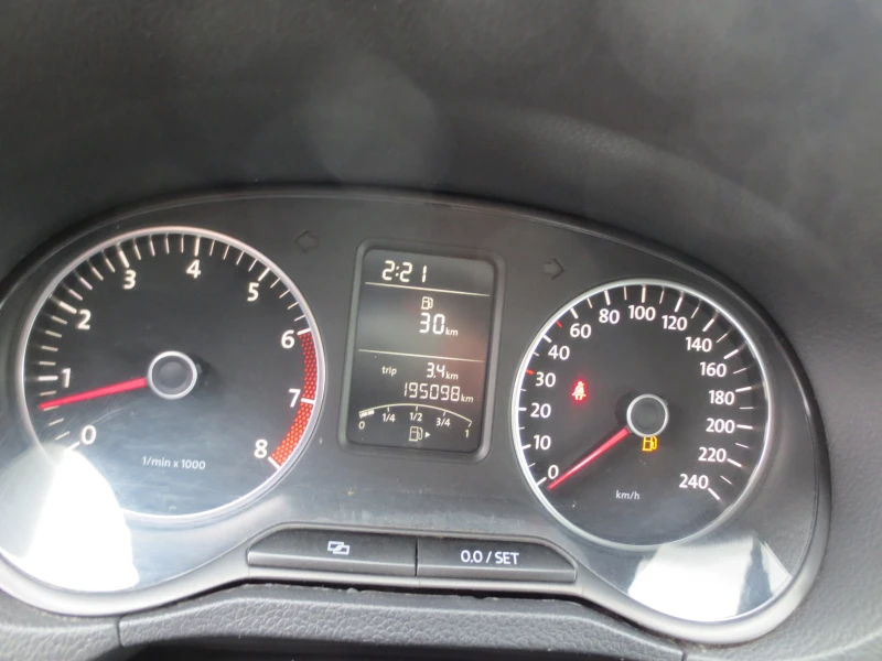 VW Polo 1.4 i * ГАЗ* , снимка 11 - Автомобили и джипове - 53291972