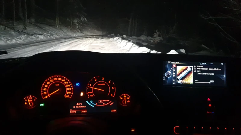 BMW 335 xDrive Indivudual, снимка 12 - Автомобили и джипове - 53307502