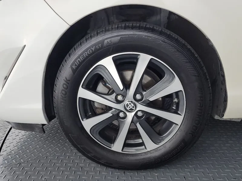 Toyota Prius 1.5, снимка 4 - Автомобили и джипове - 54923226