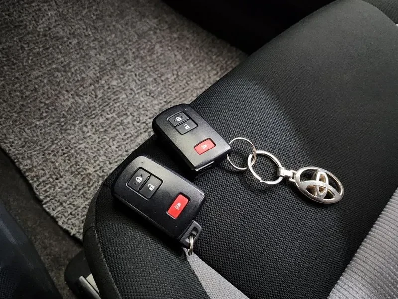 Toyota Prius 1.5, снимка 16 - Автомобили и джипове - 54923226