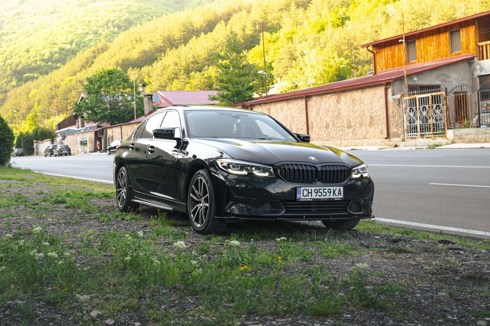 BMW 330 3.0i X-drive /258к.с/98хил.км/DIGITAL/LED, снимка 1