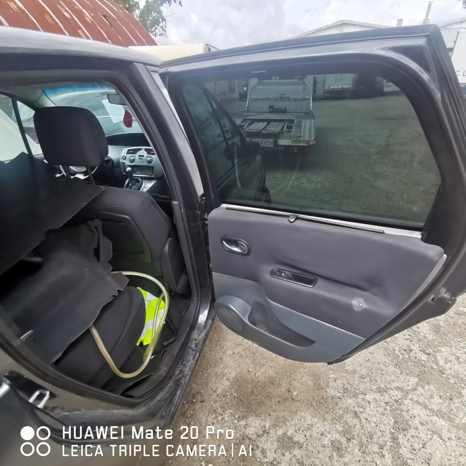 Renault Scenic 1.9DCI, снимка 11 - Автомобили и джипове - 54147024