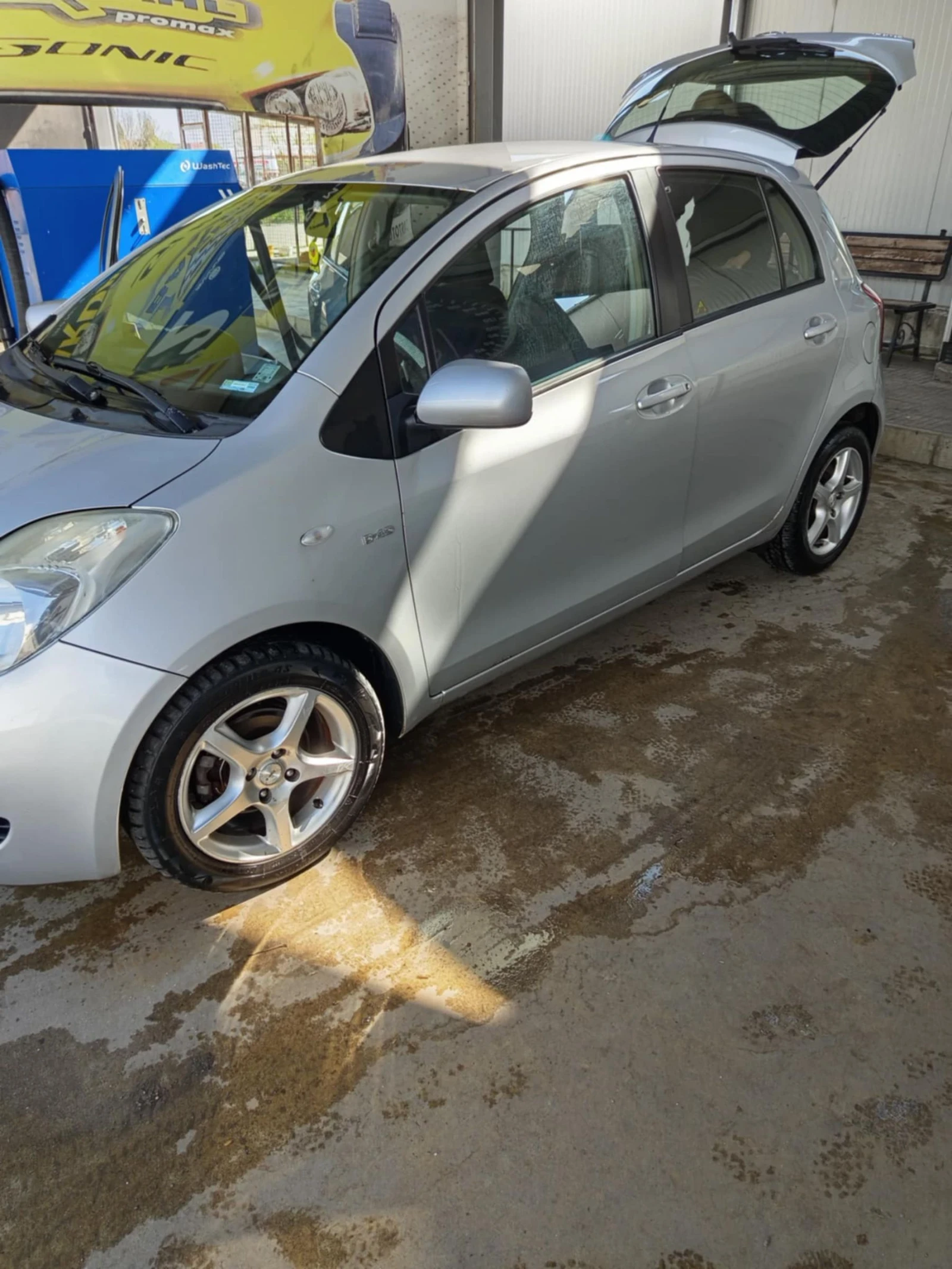Toyota Yaris  - изображение 7