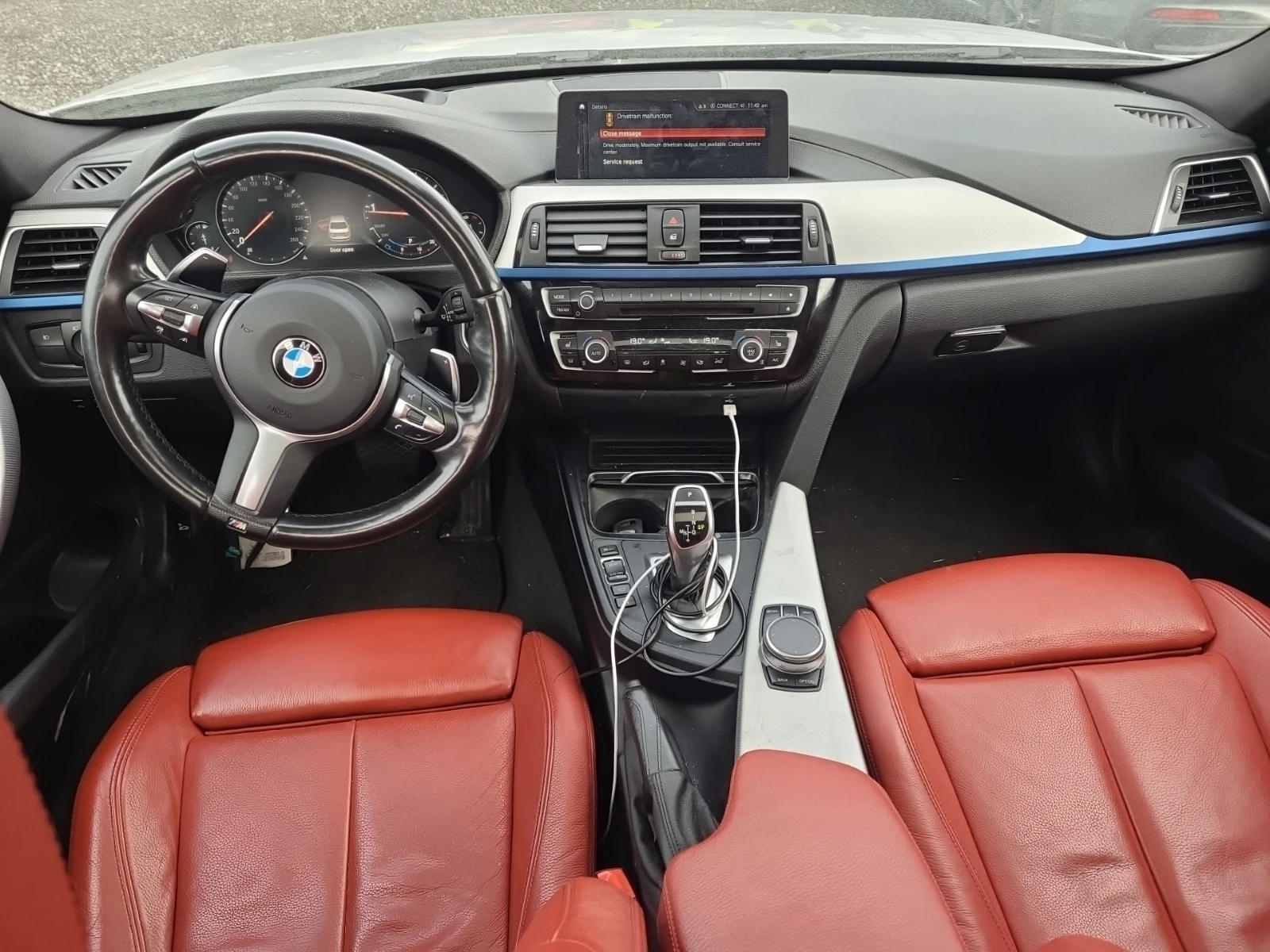 BMW 330 * M PACK* ДИГИТАЛНО ТАБЛО* RED INTERIOR*  - изображение 6
