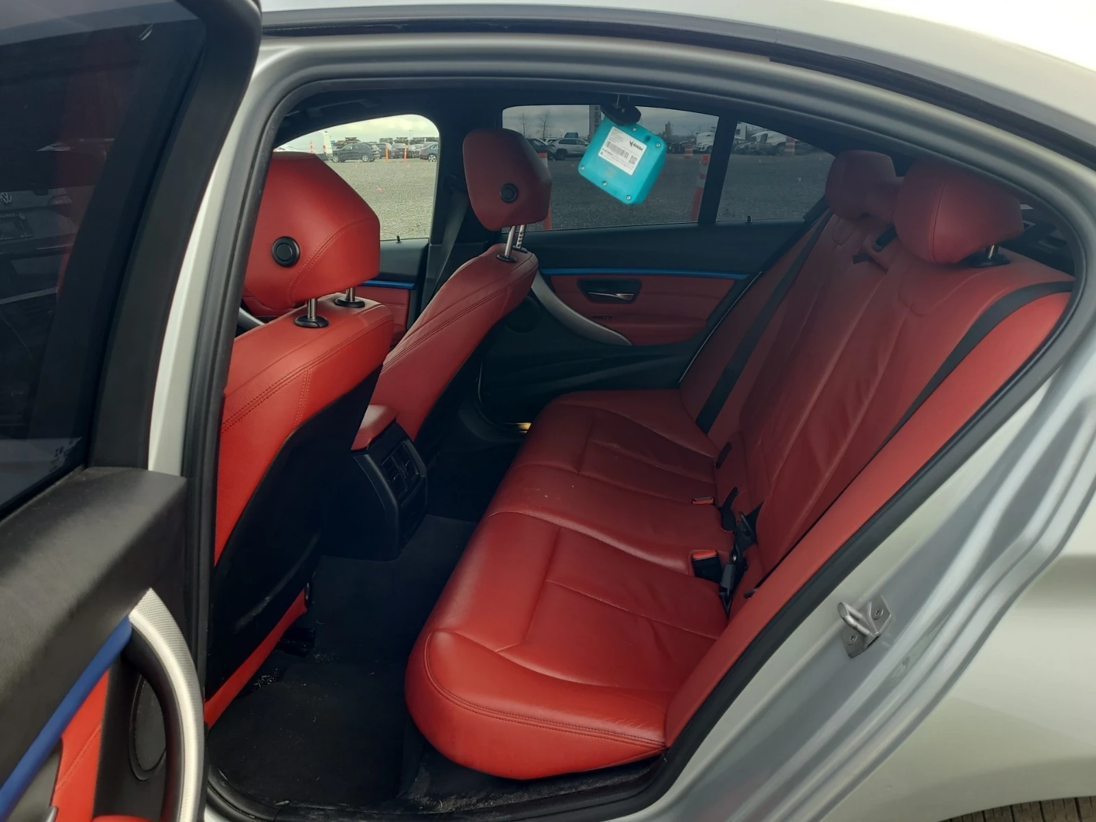 BMW 330 * M PACK* ДИГИТАЛНО ТАБЛО* RED INTERIOR*  - изображение 8
