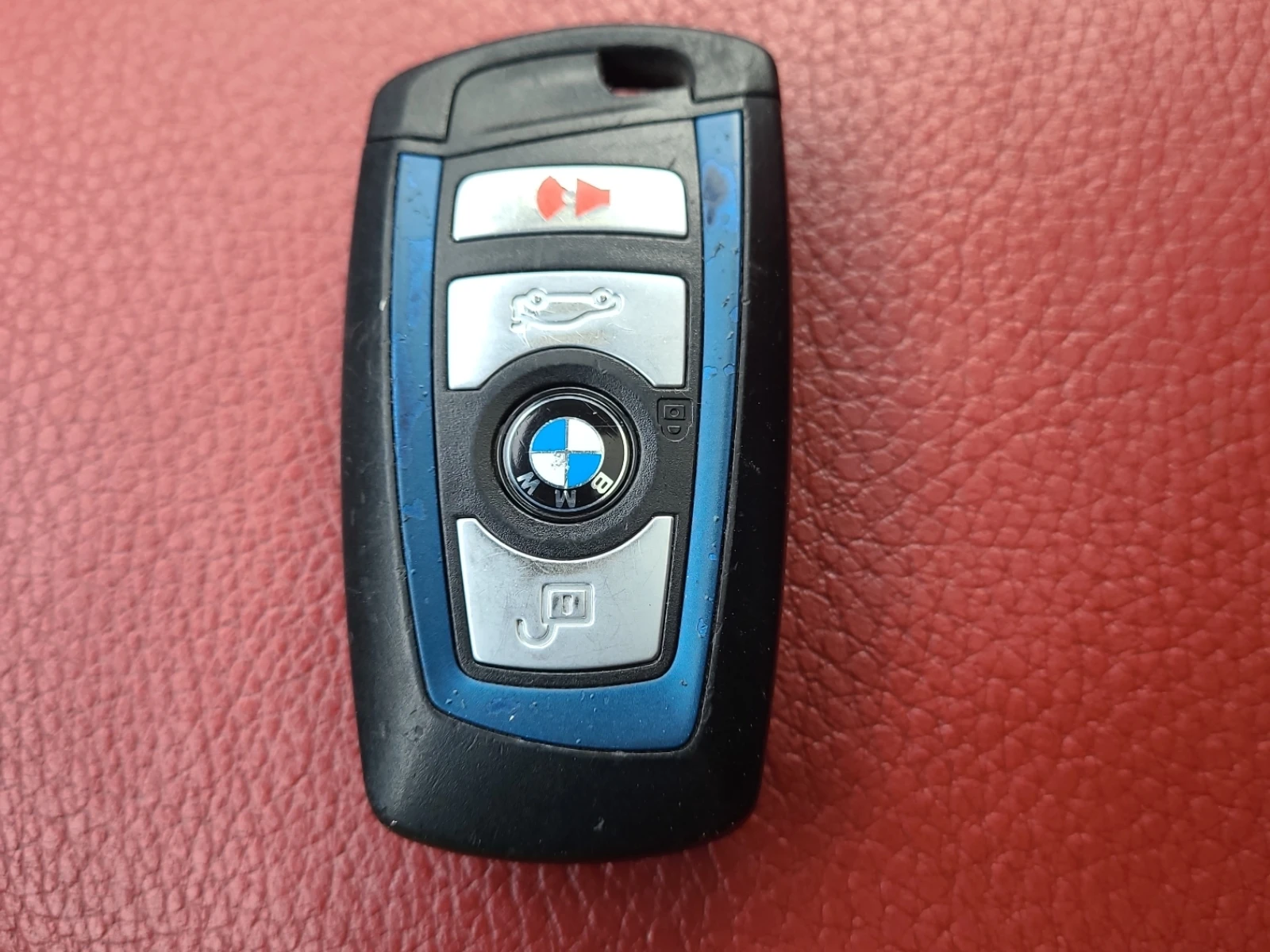 BMW 330 * M PACK* ДИГИТАЛНО ТАБЛО* RED INTERIOR*  - изображение 7