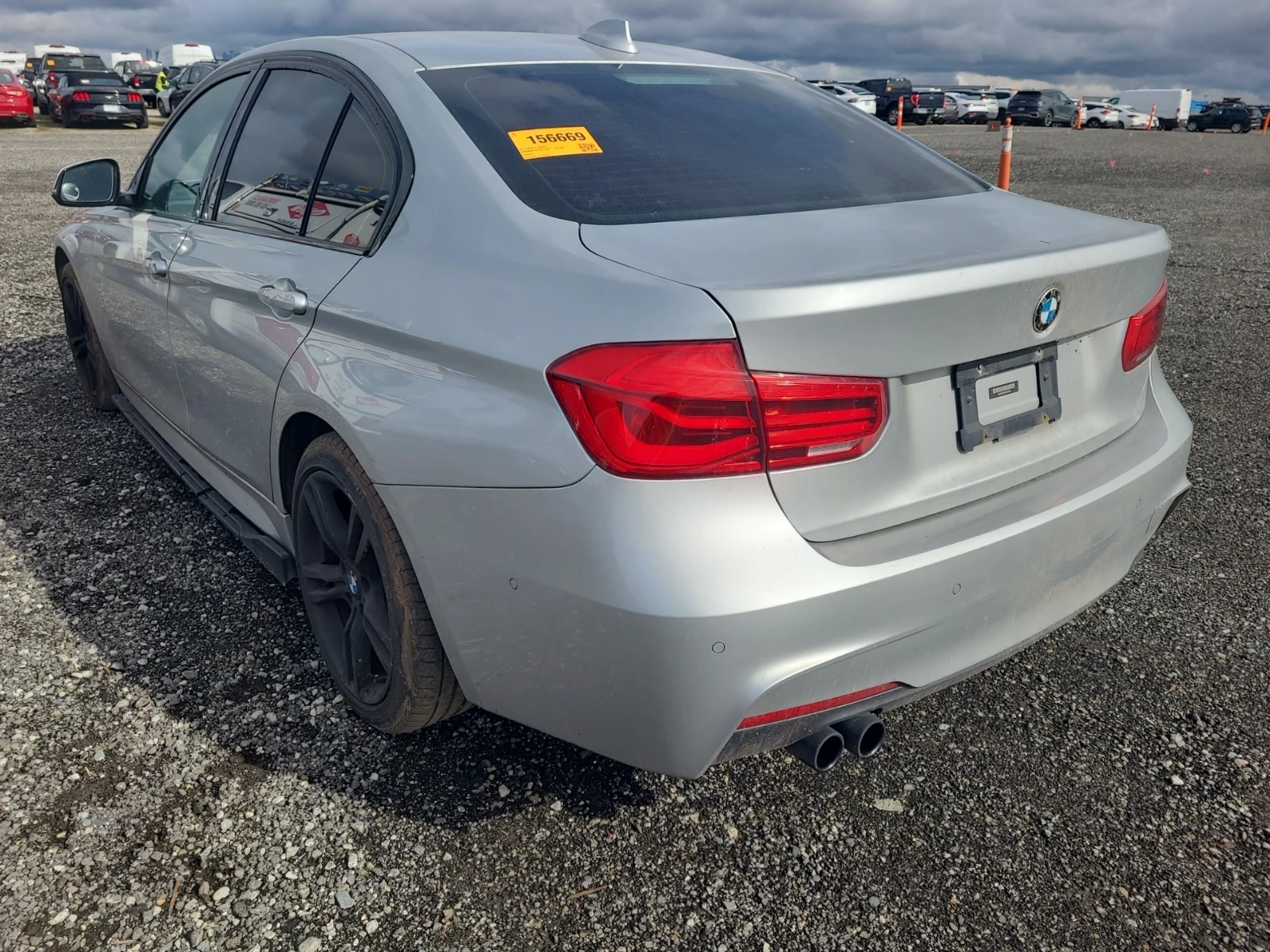 BMW 330 * M PACK* ДИГИТАЛНО ТАБЛО* RED INTERIOR*  - изображение 3