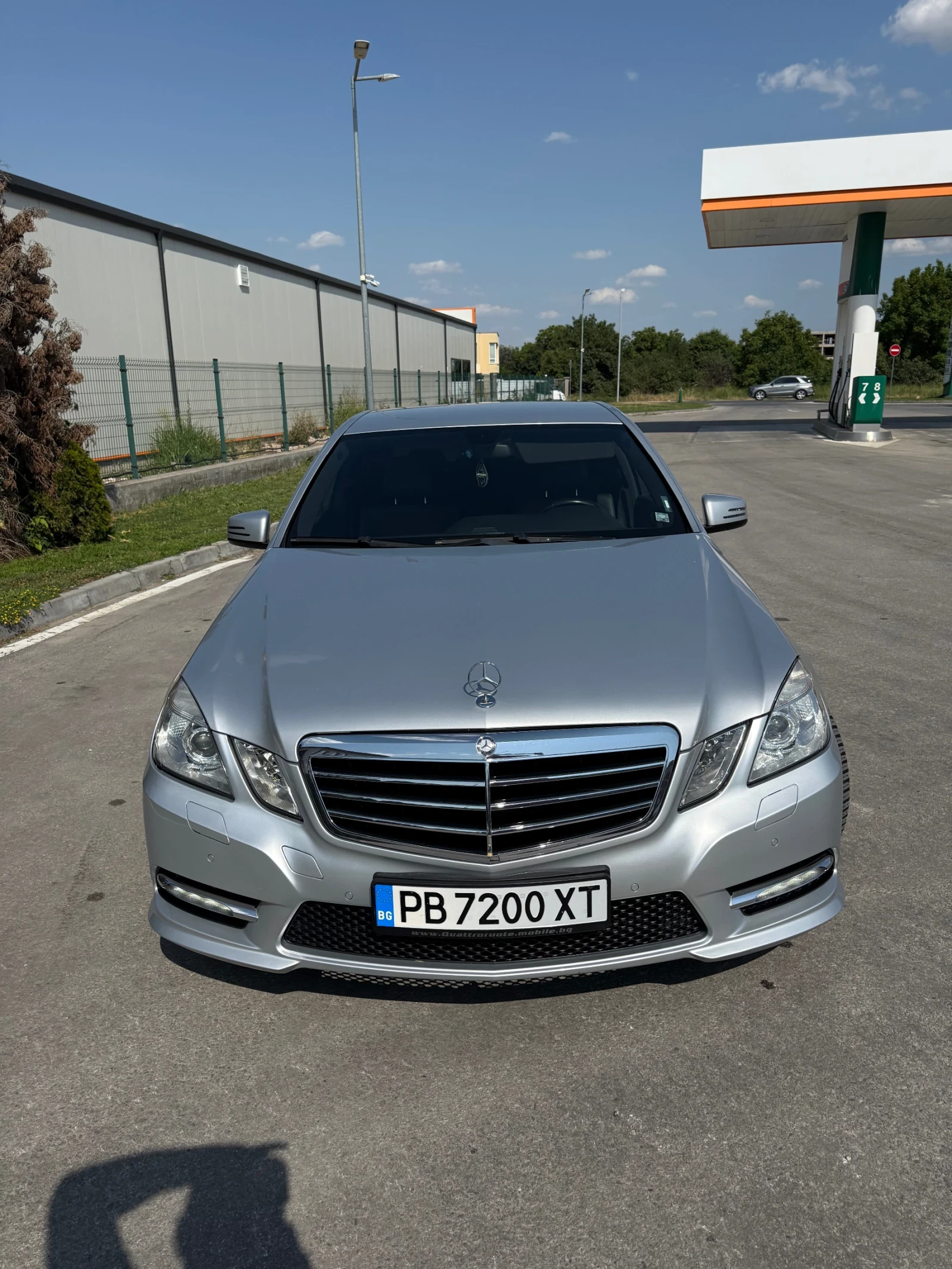 Mercedes-Benz E 220  - изображение 2