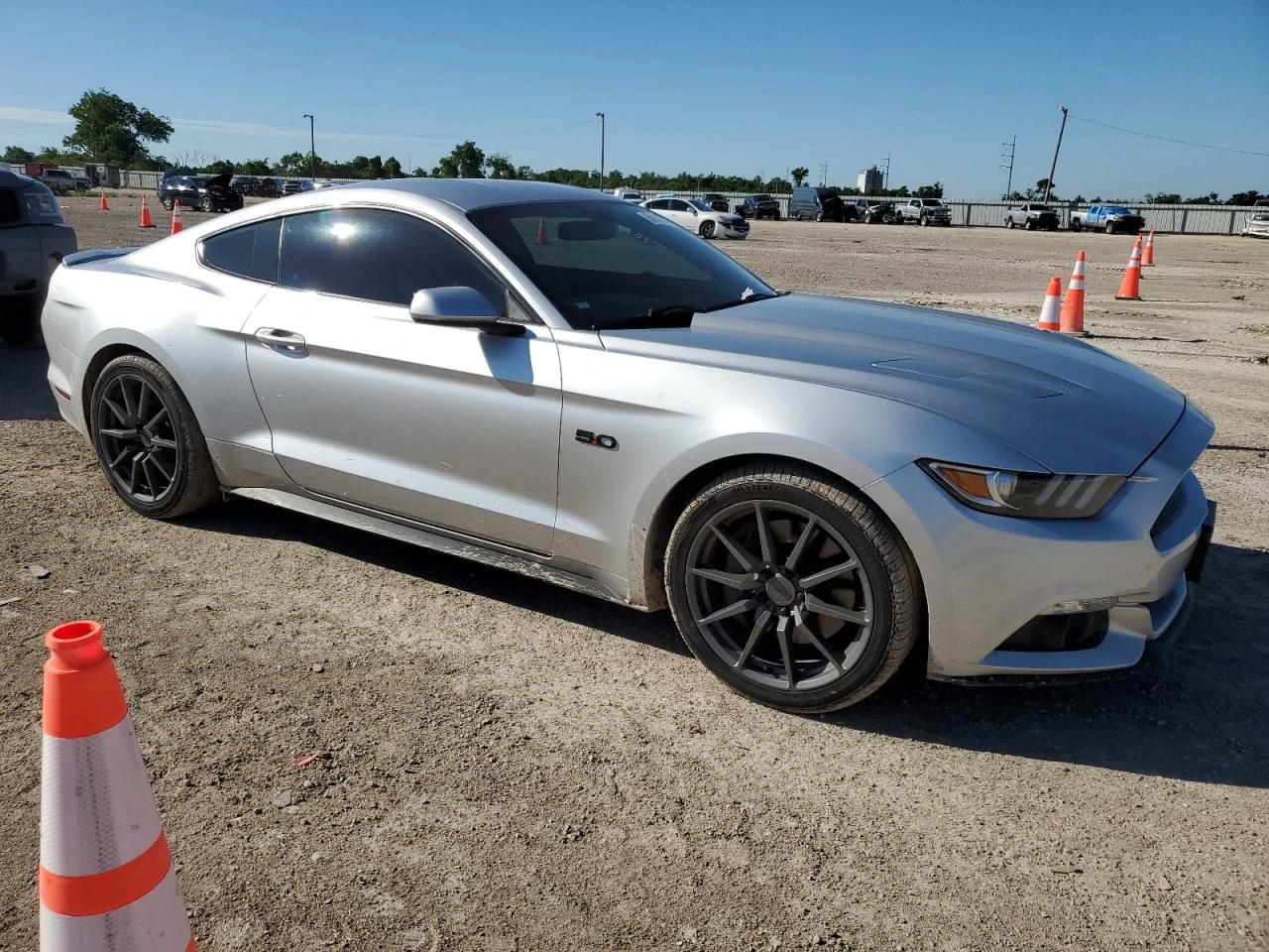 Ford Mustang 5.0 GT* Камера* Кожа* Обдухване* Клип На Мотора - изображение 4