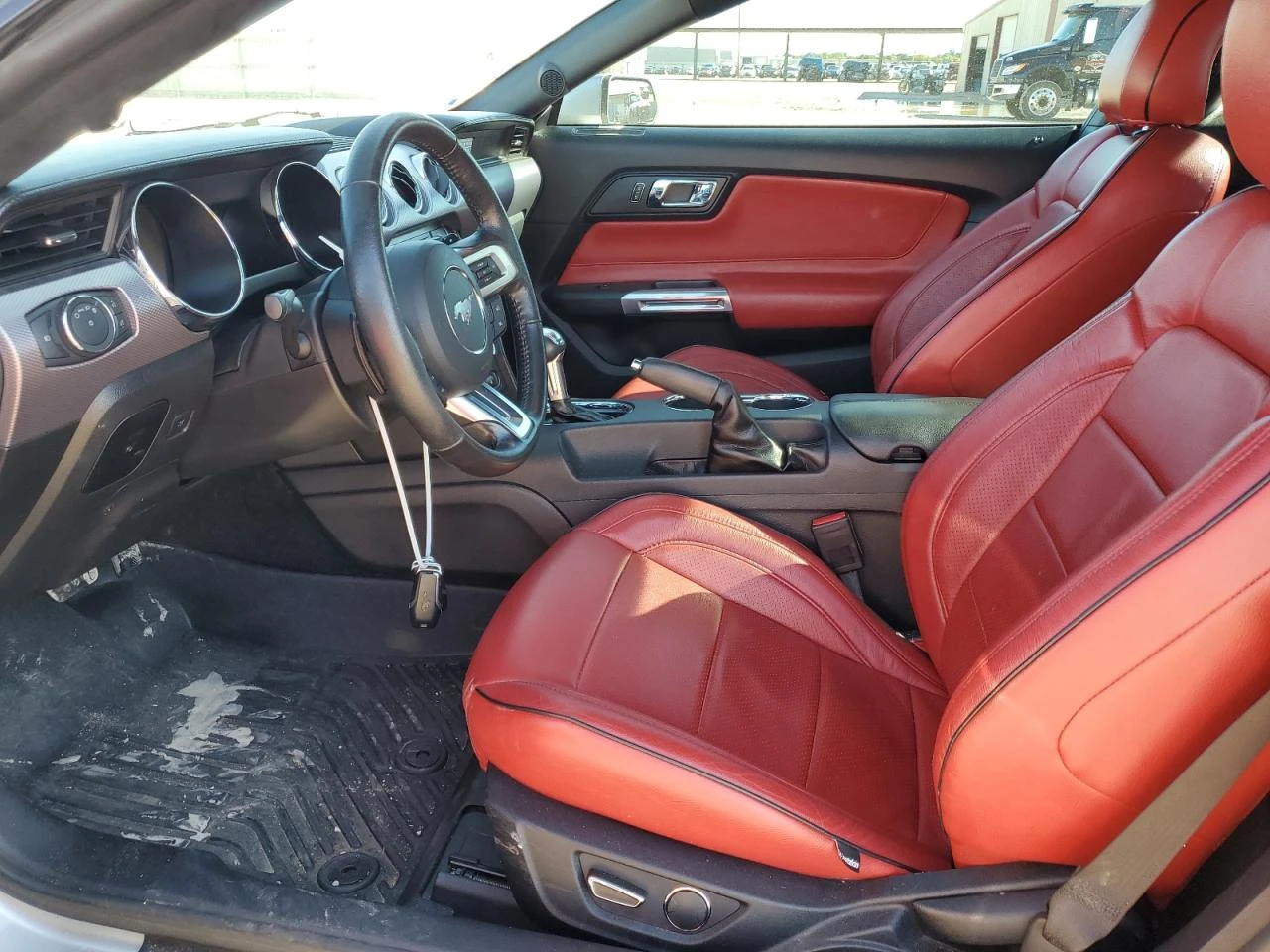 Ford Mustang 5.0 GT* Камера* Кожа* Обдухване* Клип На Мотора - изображение 7