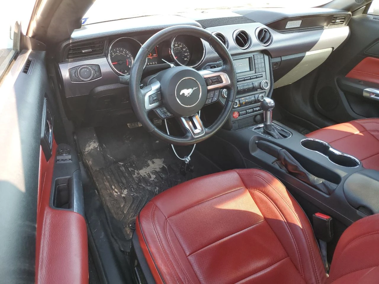 Ford Mustang 5.0 GT* Камера* Кожа* Обдухване* Клип На Мотора - изображение 8