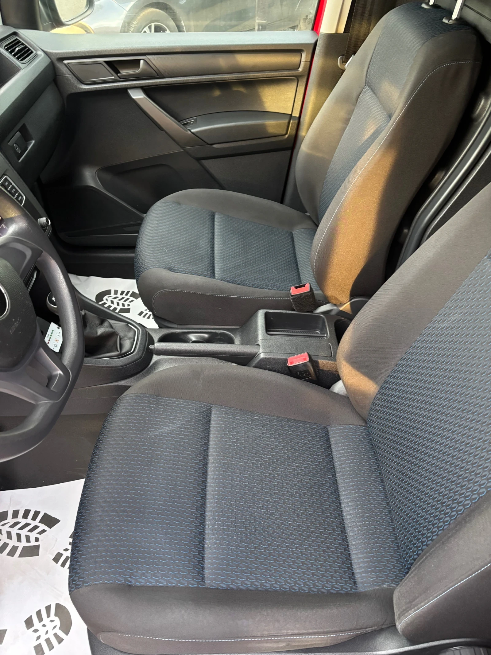 VW Caddy 2.0TDI 4Motion 2017g - изображение 7