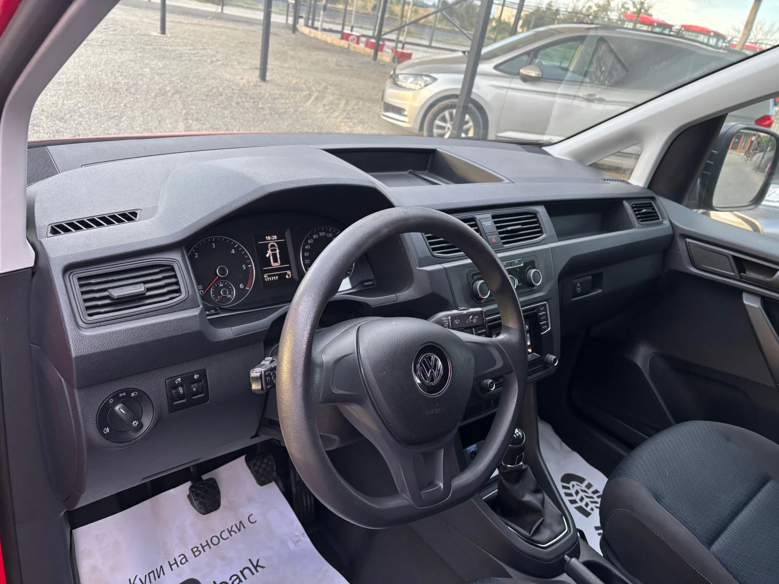 VW Caddy 2.0TDI 4Motion 2017g - изображение 8