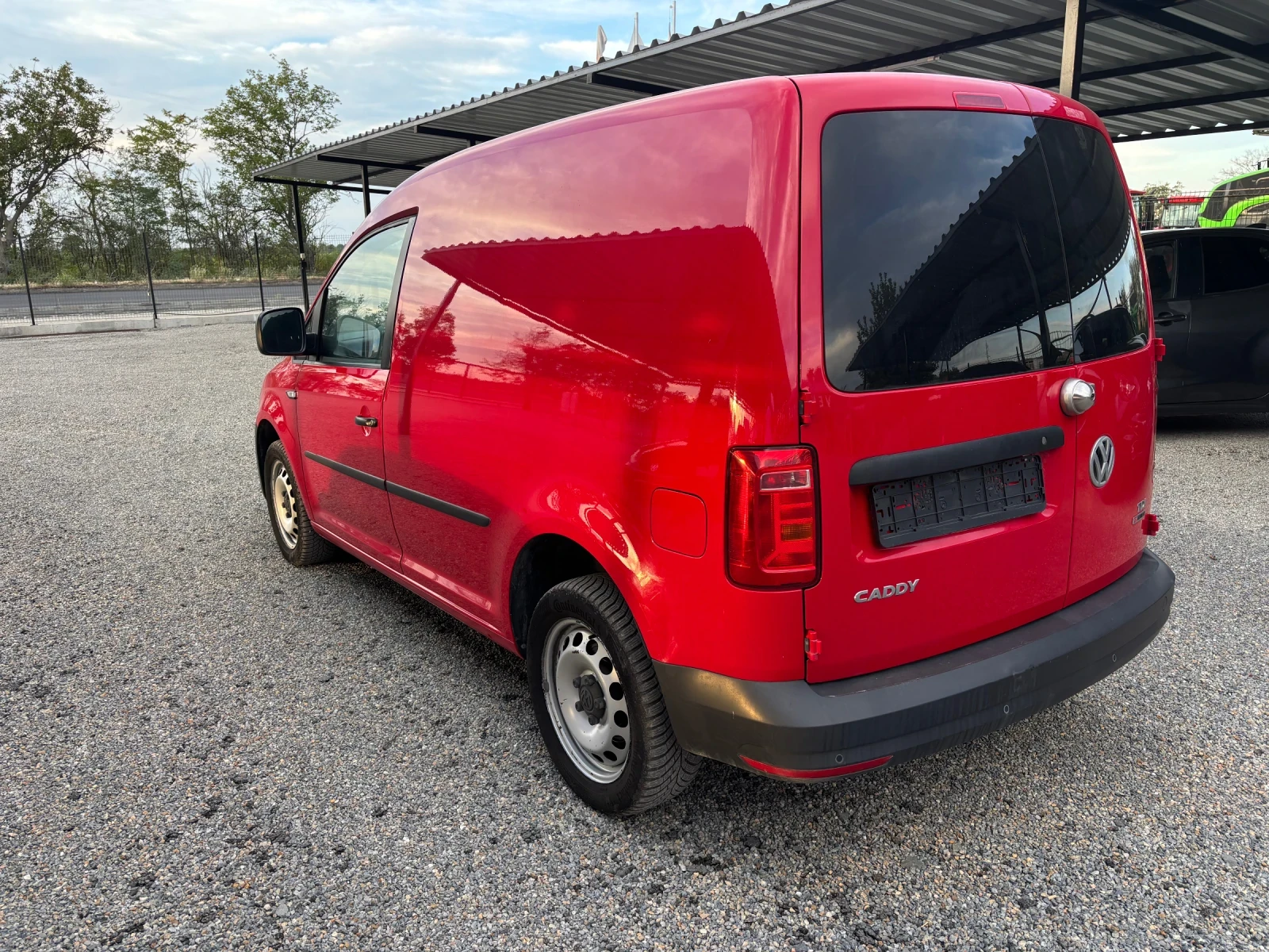 VW Caddy 2.0TDI 4Motion 2017g - изображение 6