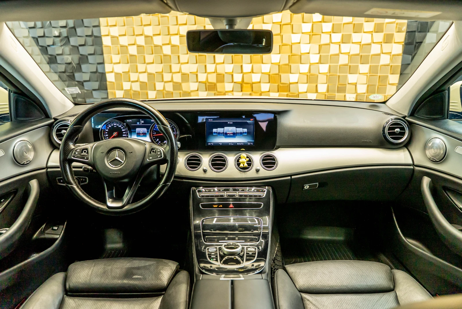 Mercedes-Benz E 200  TAXI | Mobile.bg — изображение 12