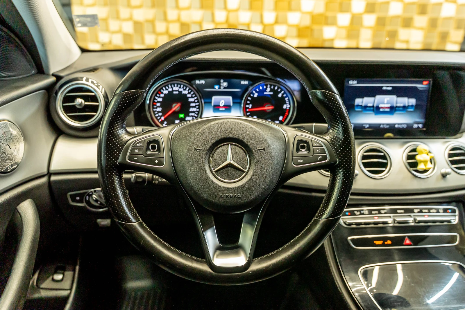 Mercedes-Benz E 200  TAXI | Mobile.bg — изображение 14