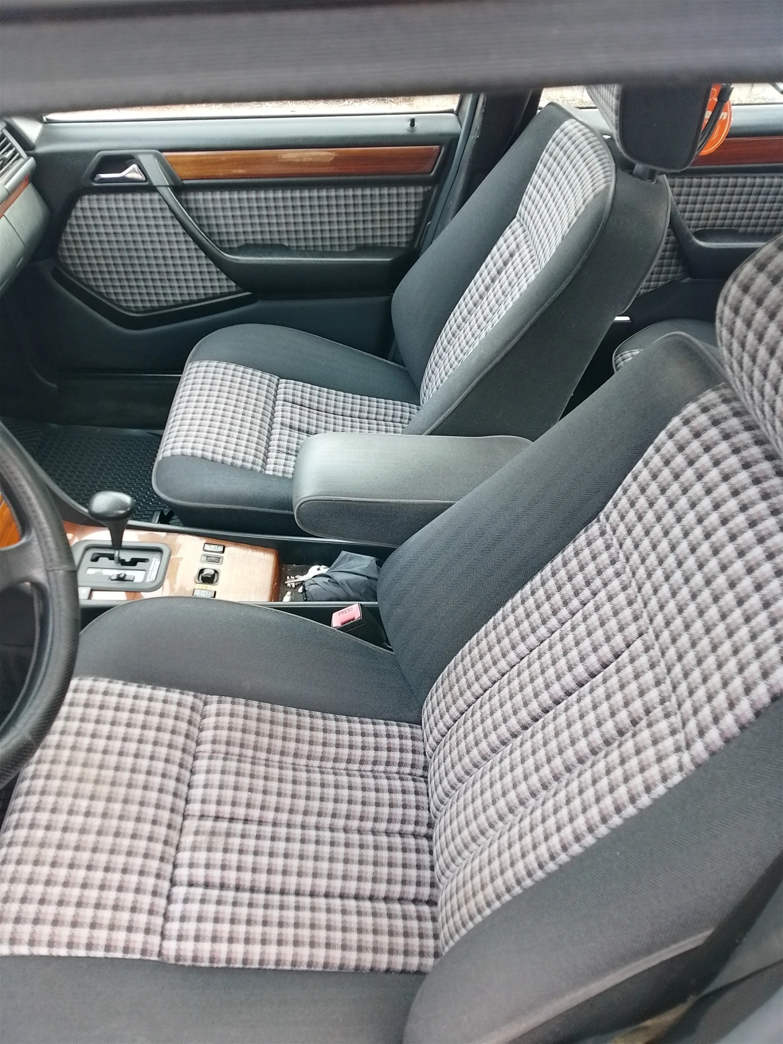 Mercedes-Benz 124 2.2I /150. | Mobile.bg   12