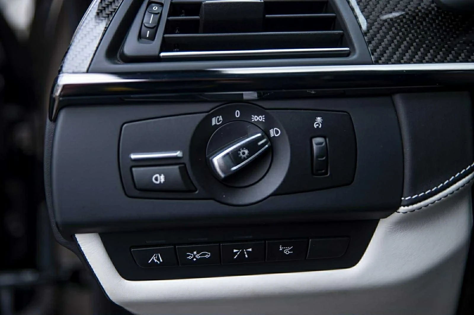 BMW M6 Carbon Ceramic akrapovic - изображение 6