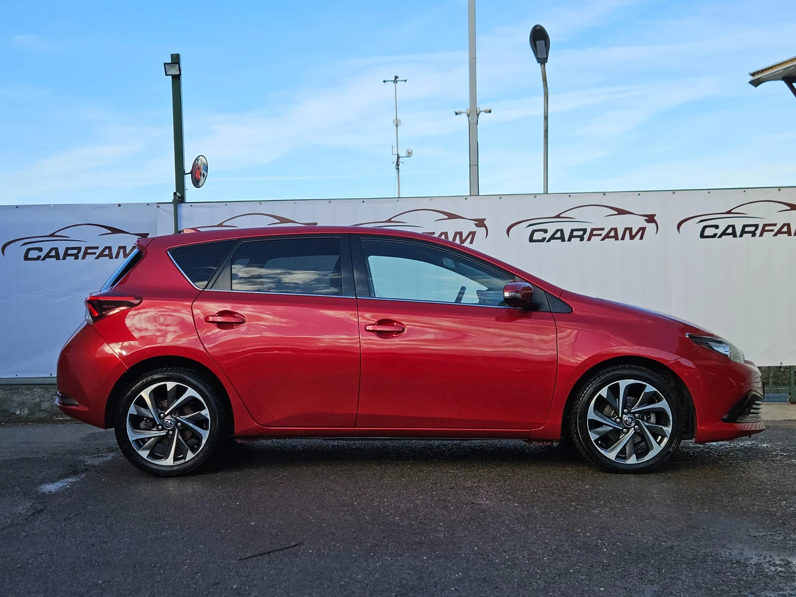 Toyota Auris 1.8I-Hybrid/136к.с/EDITION/LED/NAVI/БЛУТУТ/EURO 6 - изображение 2