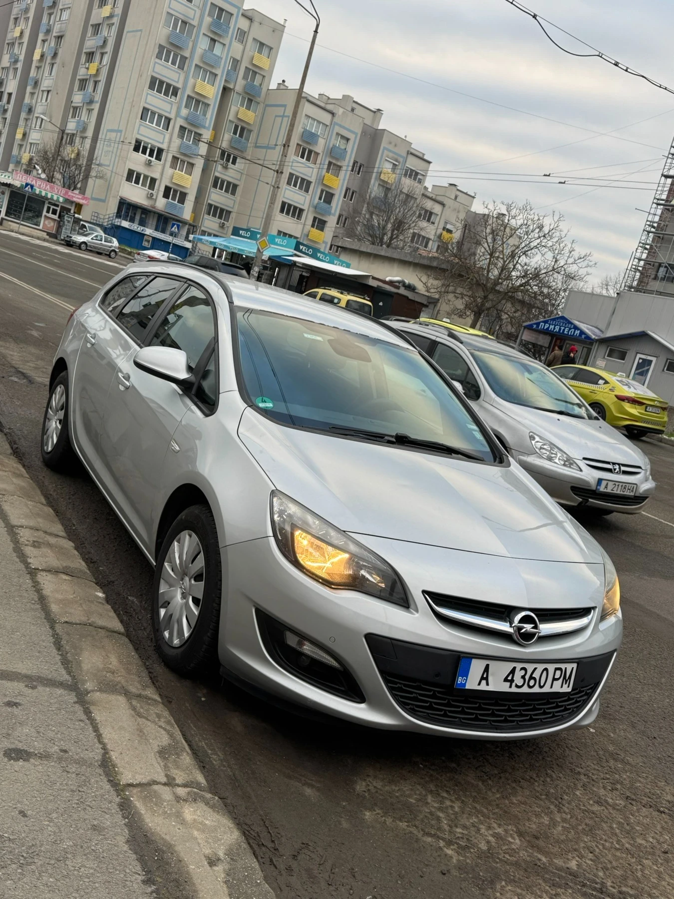 Opel Astra, снимка 6 - Автомобили и джипове - 53835219