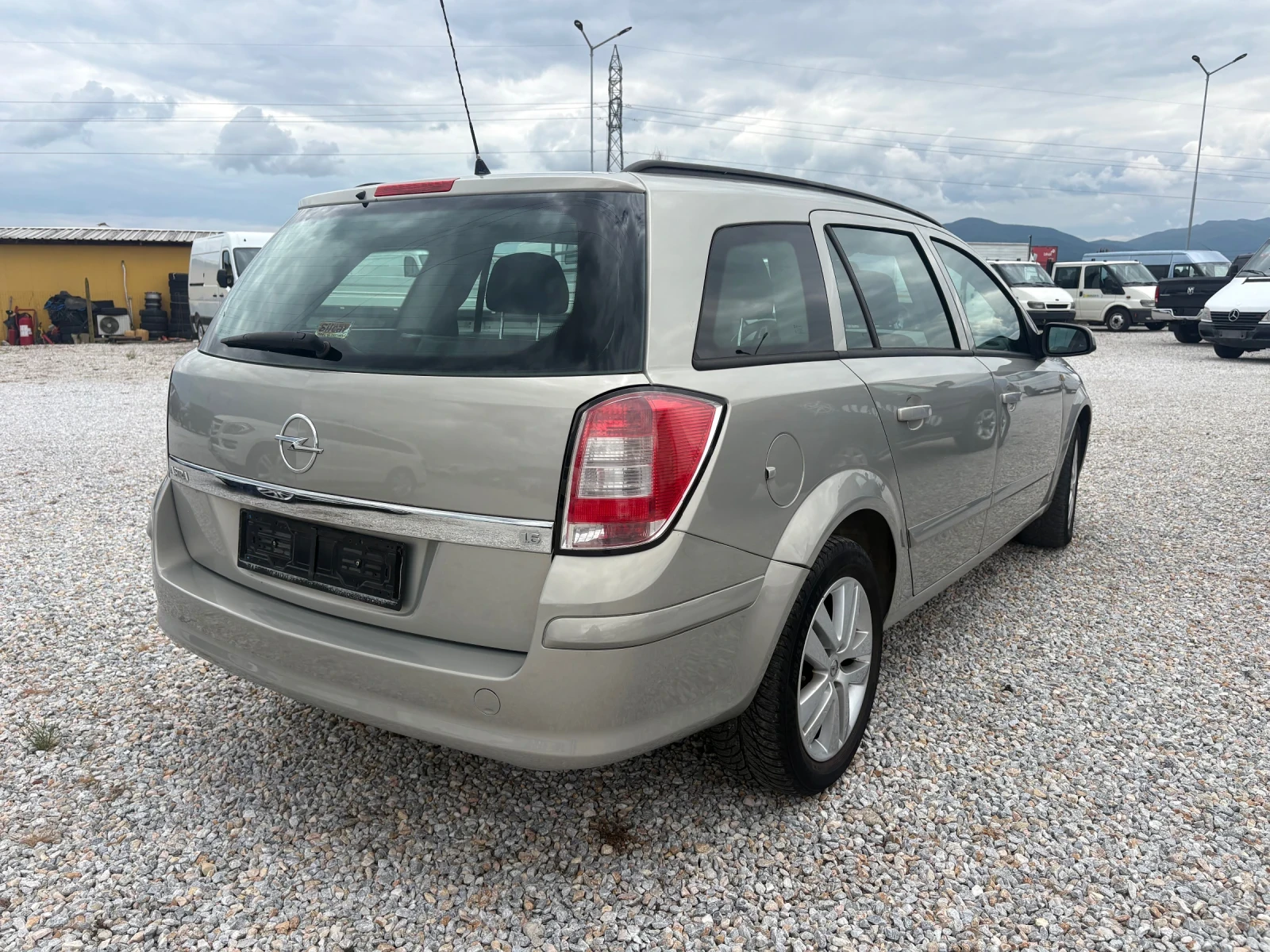 Opel Astra 1.6 бензин, снимка 4 - Автомобили и джипове - 54413895