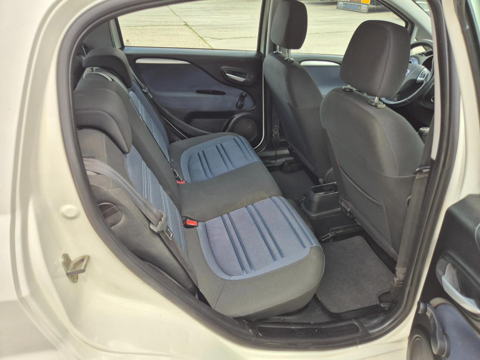 Fiat Punto 1.3Mjet-Италия, снимка 9 - Автомобили и джипове - 54574647