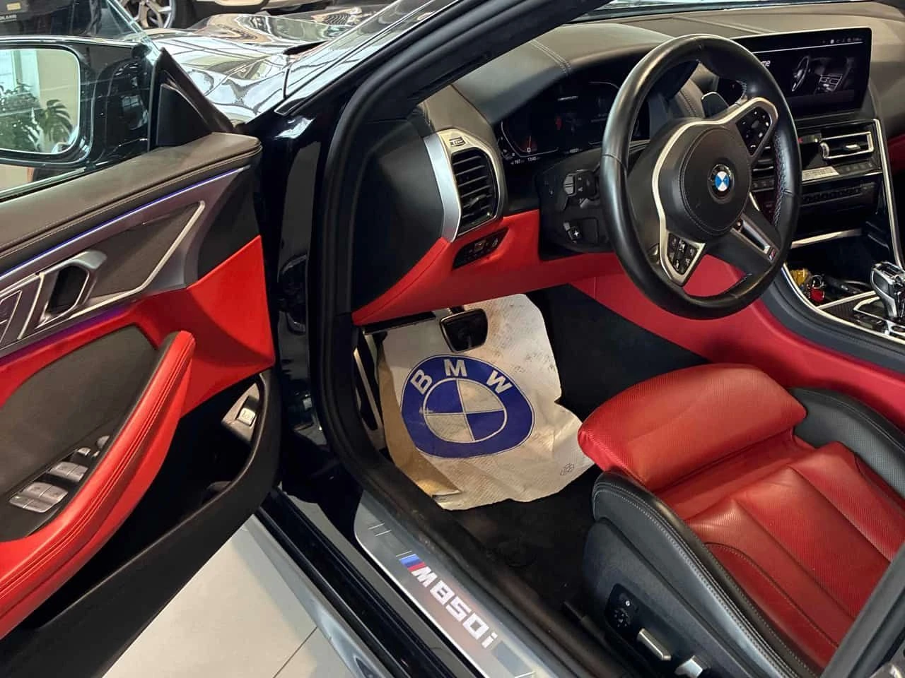 BMW 850 xDrive * ГЛАВНО ПРЕДСТАВИТЕЛСТВО НА BMW, снимка 8 - Автомобили и джипове - 54906233