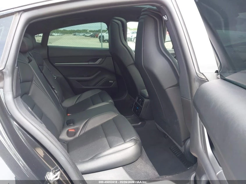 Porsche Taycan 4s ЦЕНА ДО БЪЛГАРИЯ РЕГИСТРАЦИЯ & АВТОКРЕДИТ, снимка 15 - Автомобили и джипове - 55433196