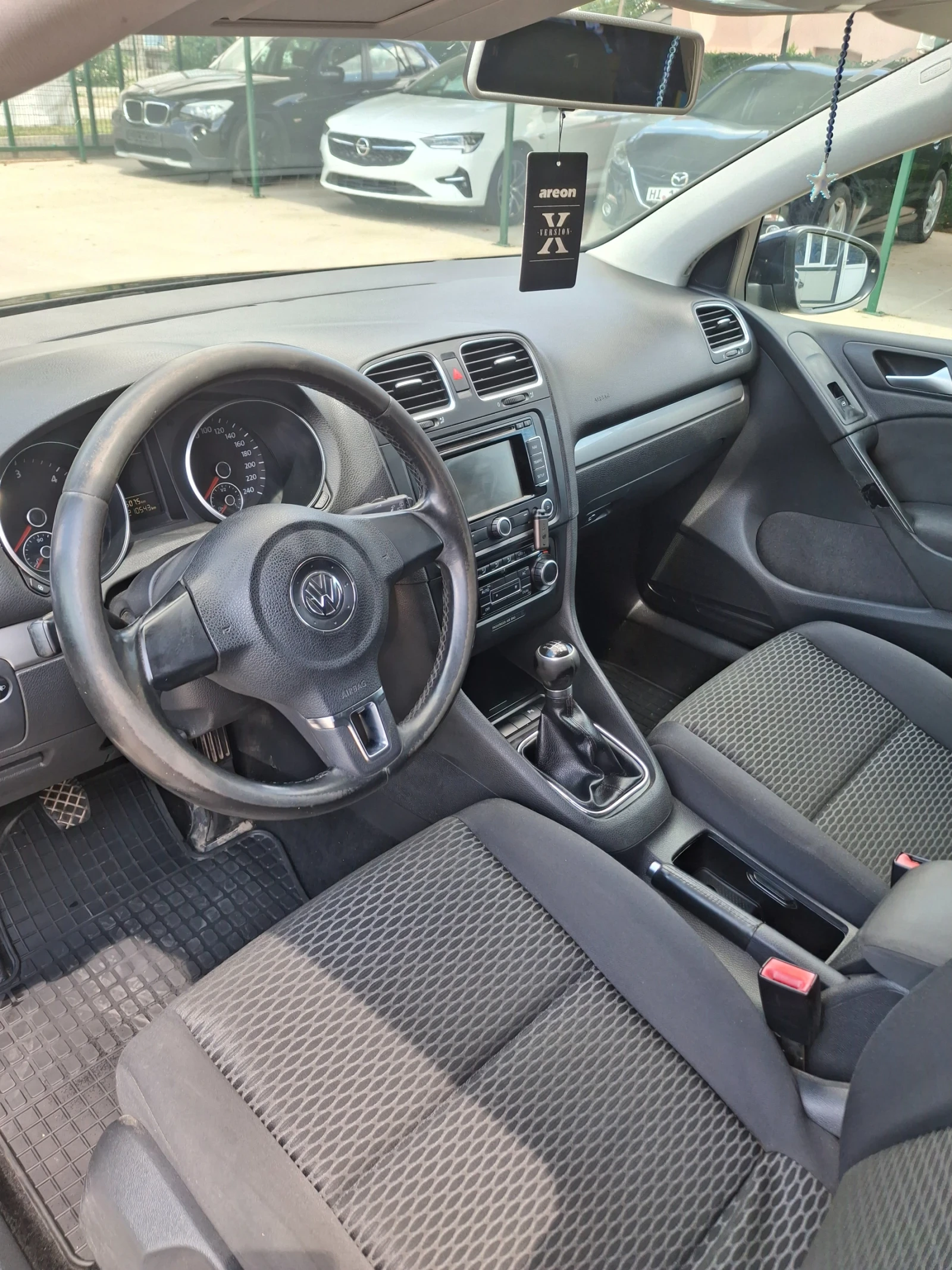 VW Golf 1.6TDI  105 к.с 2009, снимка 11 - Автомобили и джипове - 55466485