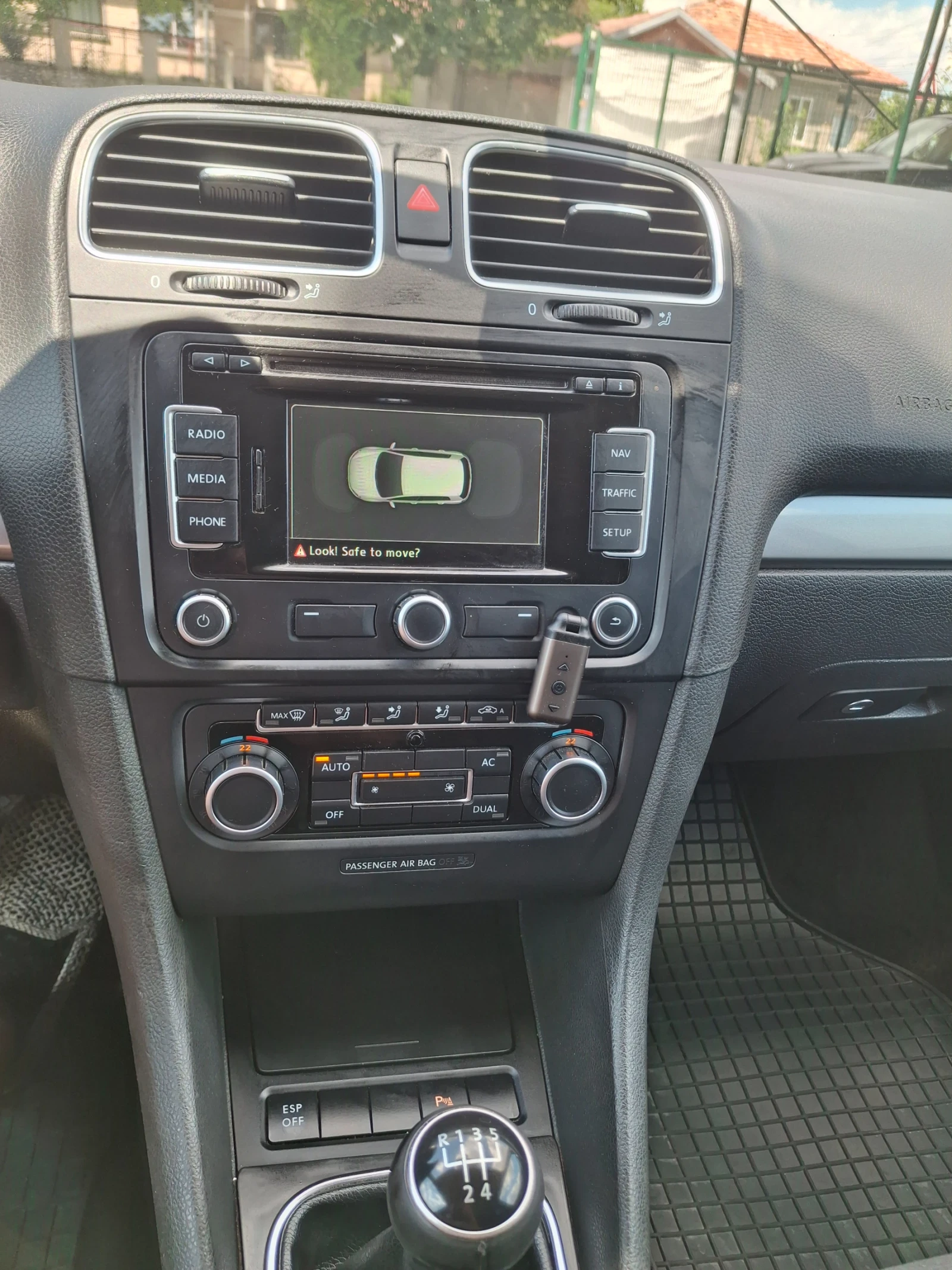 VW Golf 1.6TDI  105 к.с 2009, снимка 14 - Автомобили и джипове - 55466485