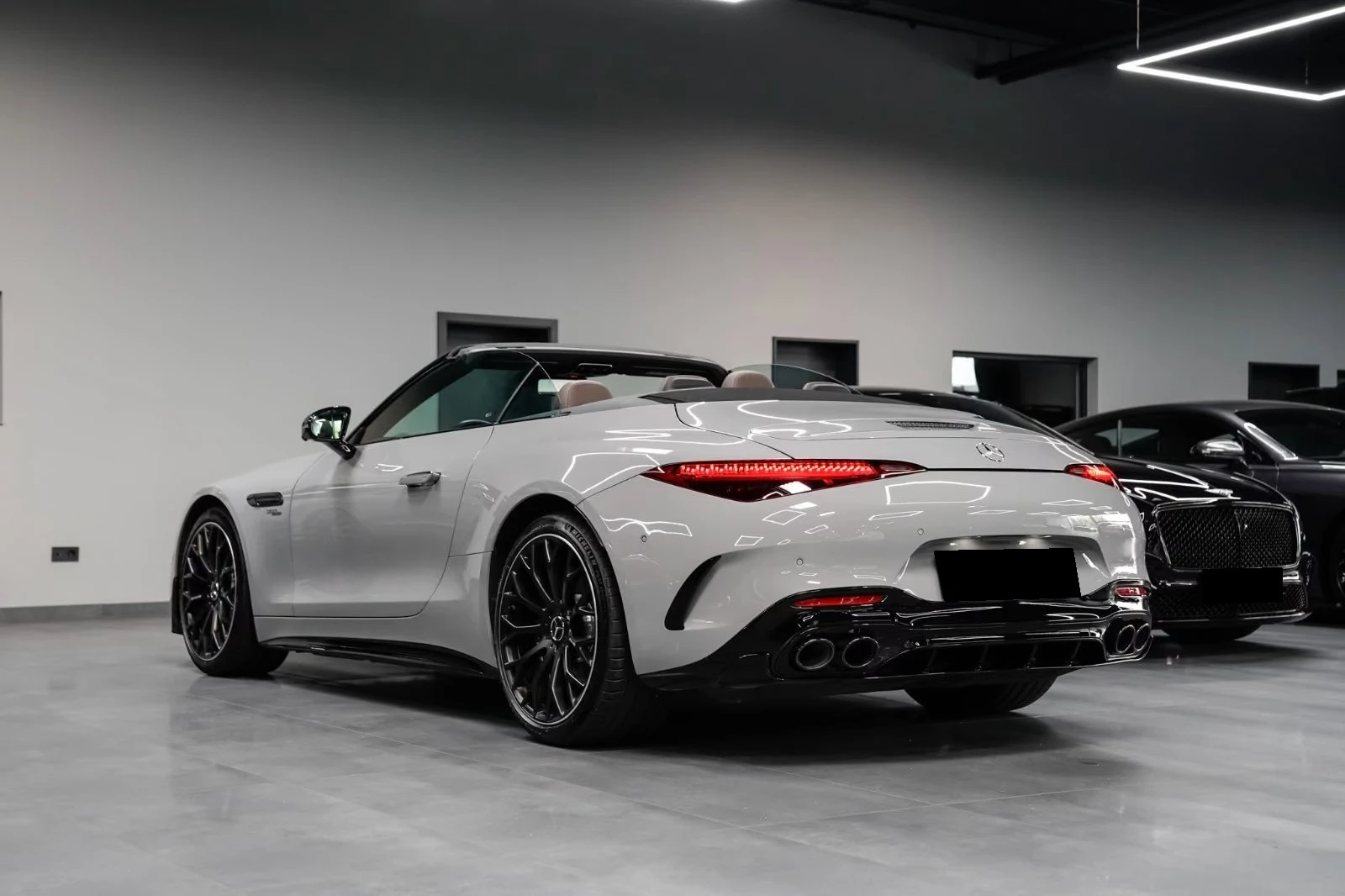 Mercedes-Benz SL 43 AMG V8 STYLE / NIGHT / BURM / EXCLUSIVE / HUD / 360 / , снимка 4 - Автомобили и джипове - 55923229