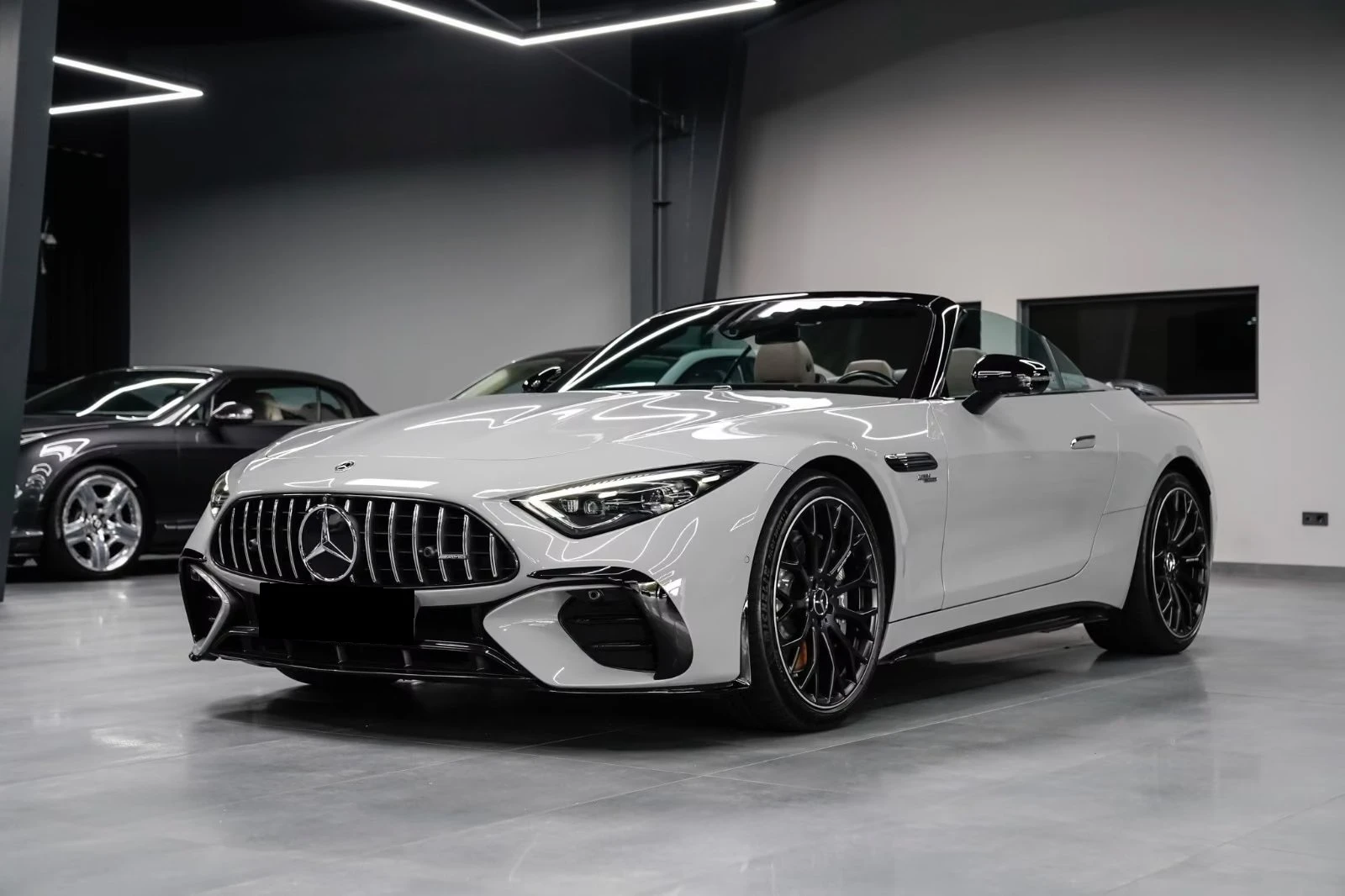 Mercedes-Benz SL 43 AMG V8 STYLE / NIGHT / BURM / EXCLUSIVE / HUD / 360 / , снимка 3 - Автомобили и джипове - 55923229