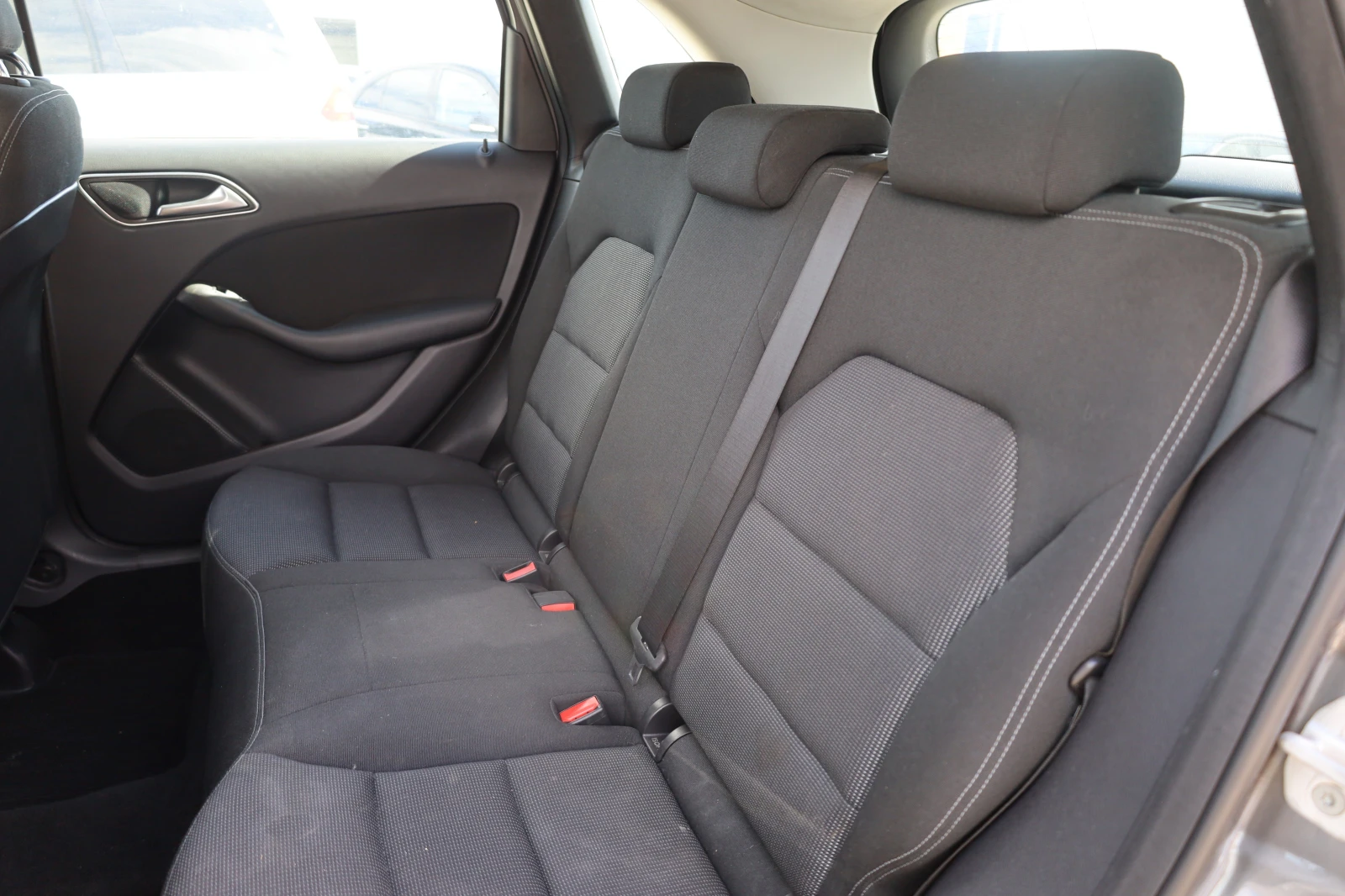 Mercedes-Benz B 180, снимка 11 - Автомобили и джипове - 55951401