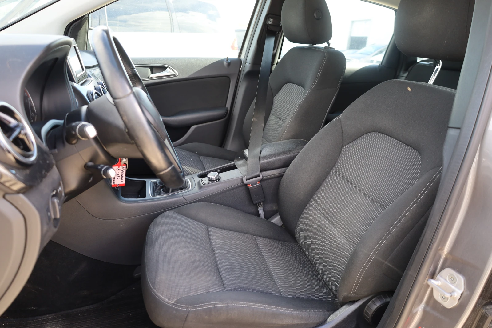 Mercedes-Benz B 180, снимка 10 - Автомобили и джипове - 55951401