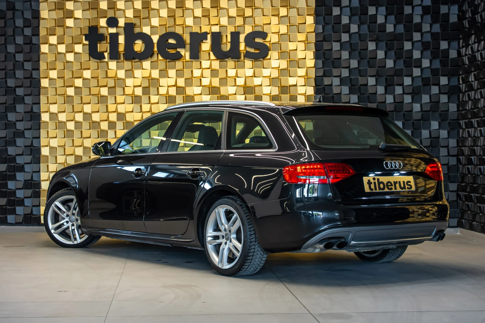 Audi S4 3.0TFSI Quattro, снимка 2 - Автомобили и джипове - 56160678