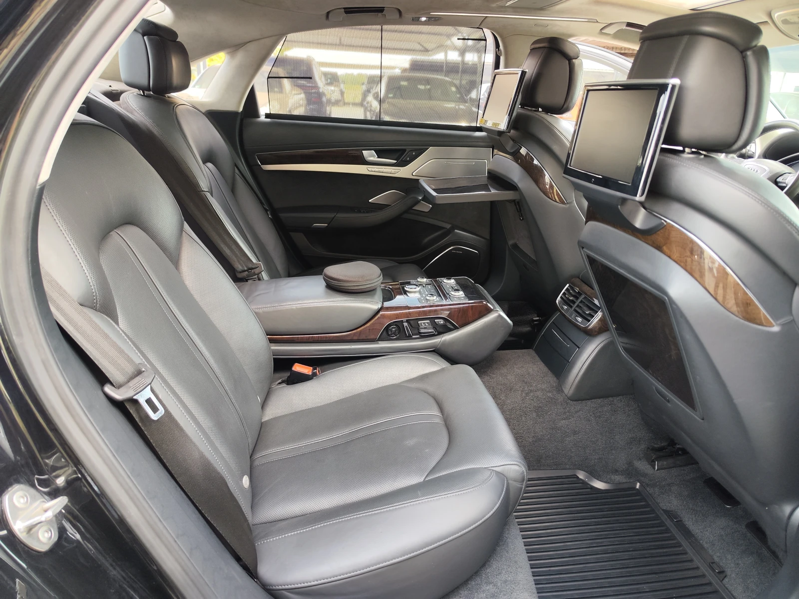 Audi A8 4.2L* MATRIX* 3TV* DISTRONIK* NOSHTNOVIJDANE* PANO | Mobile.bg � ����������� 8