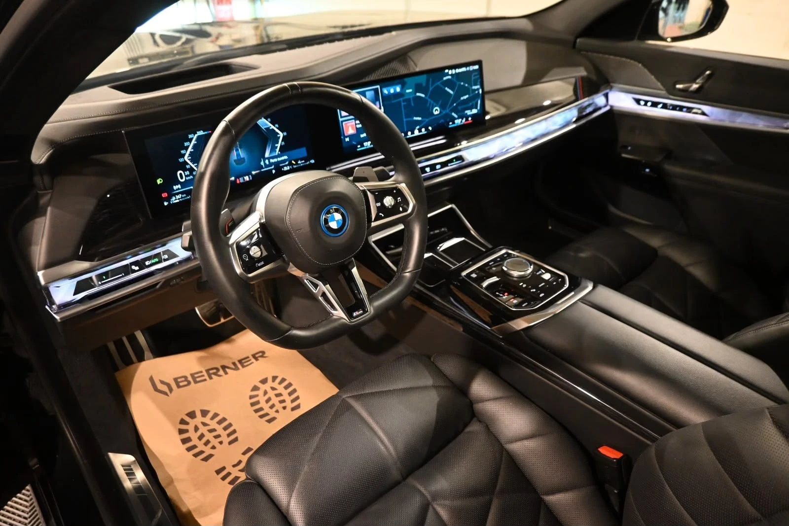 BMW 750 e* Xdrive* Full* B&O* SkyLounge* Pano* ЛИЗИНГ , снимка 6 - Автомобили и джипове - 56684649