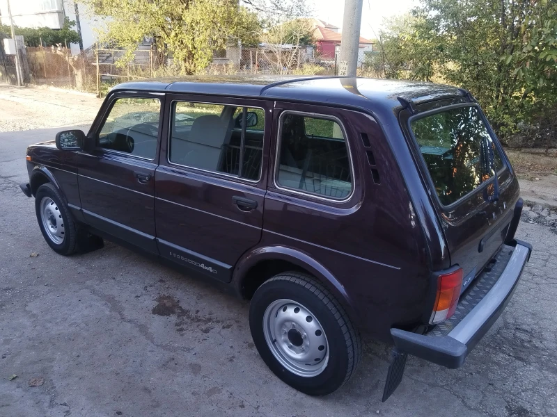 Lada Niva 1.7i, снимка 2 - Автомобили и джипове - 47512954