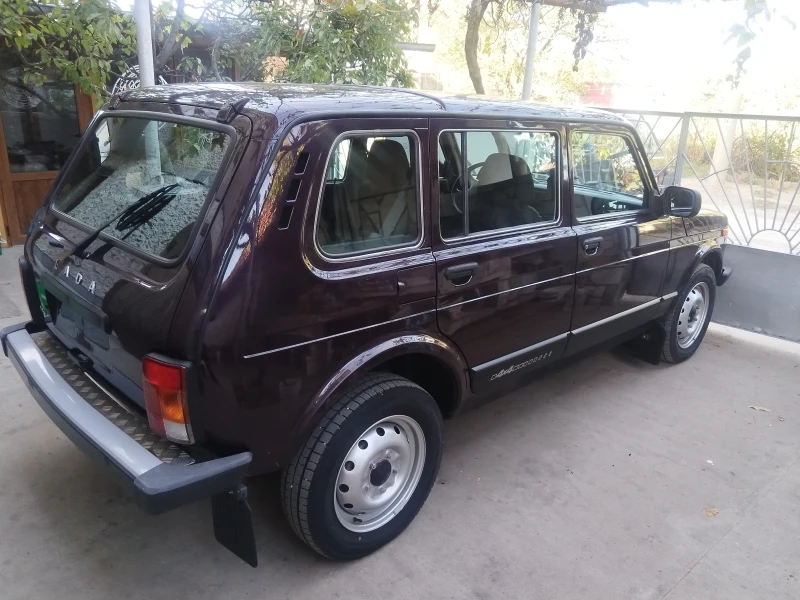 Lada Niva 1.7i, снимка 4 - Автомобили и джипове - 47512954