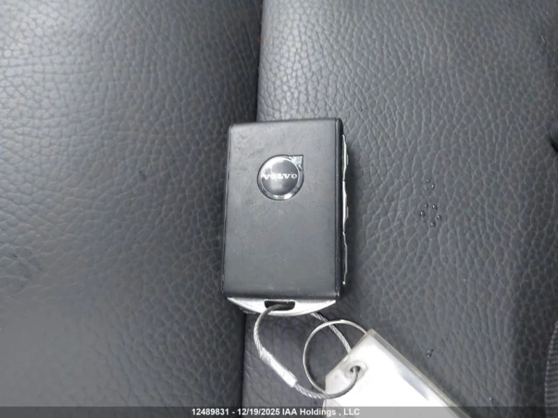 Volvo XC60 PLUS* 18500km, снимка 15 - Автомобили и джипове - 53034698