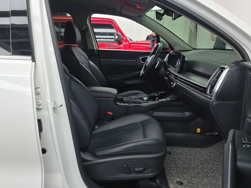 Kia Sorento Diesel 2.2 4WD| 202к.с.| ВКЛ.ТЕХНОТЕСТ, снимка 11 - Автомобили и джипове - 55616560