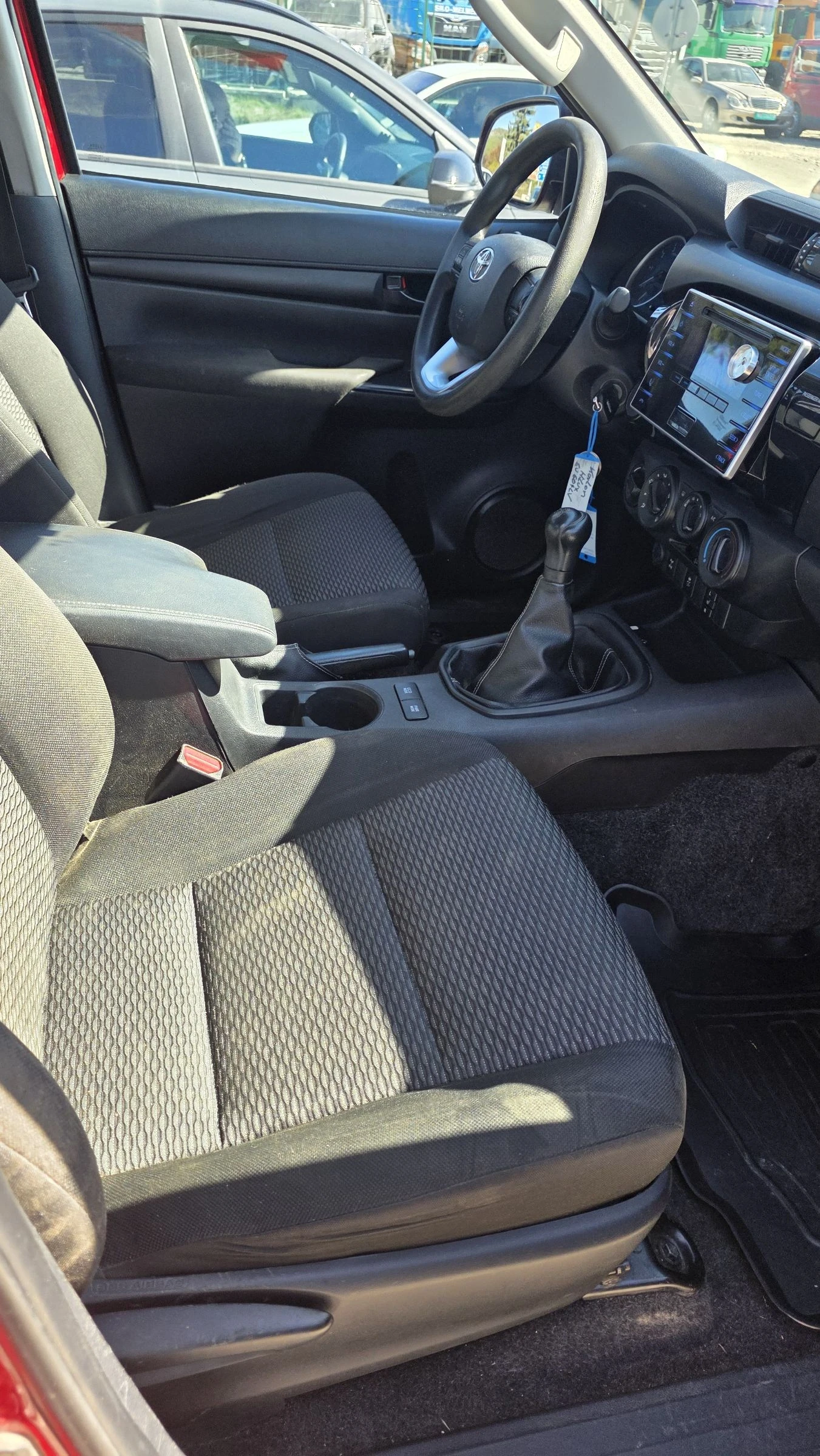 Toyota Hilux 2.4 D-4D 4X4 EURO 6 B, снимка 10 - Автомобили и джипове - 53825921