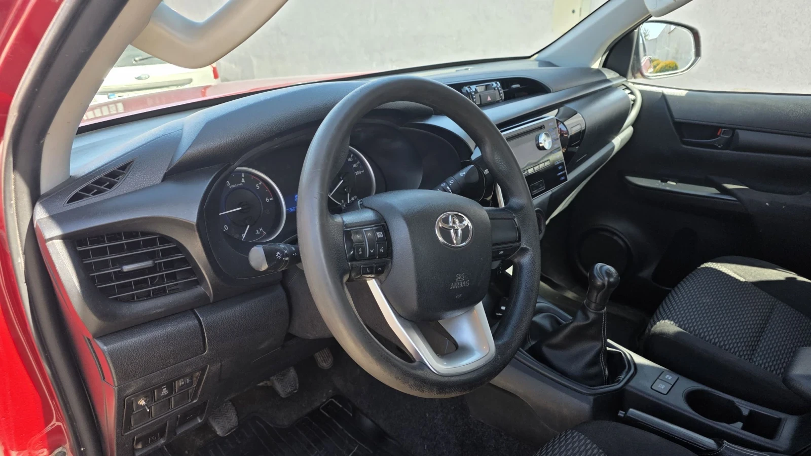Toyota Hilux 2.4 D-4D 4X4 EURO 6 B, снимка 12 - Автомобили и джипове - 53825921