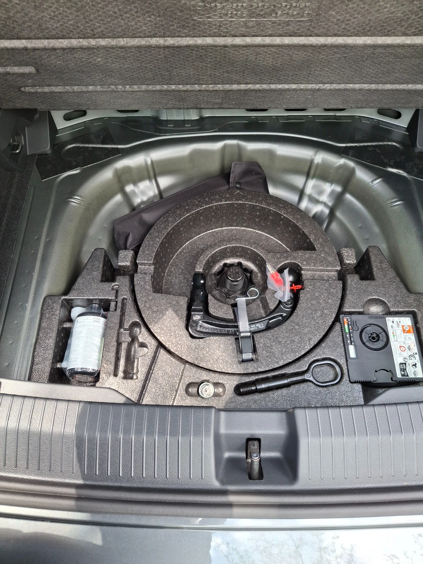 VW T-Roc R-Line BLACK STYLE, снимка 17 - Автомобили и джипове - 54236838