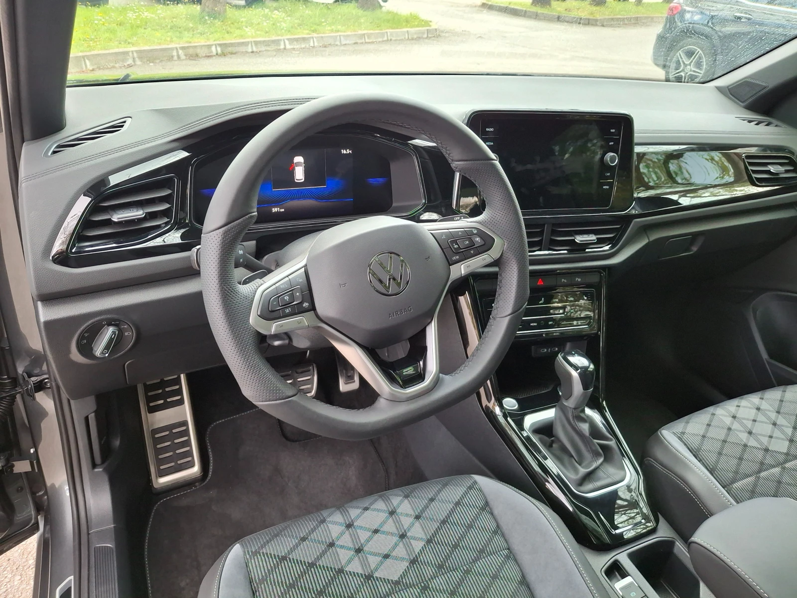 VW T-Roc R-Line BLACK STYLE, снимка 8 - Автомобили и джипове - 54236838