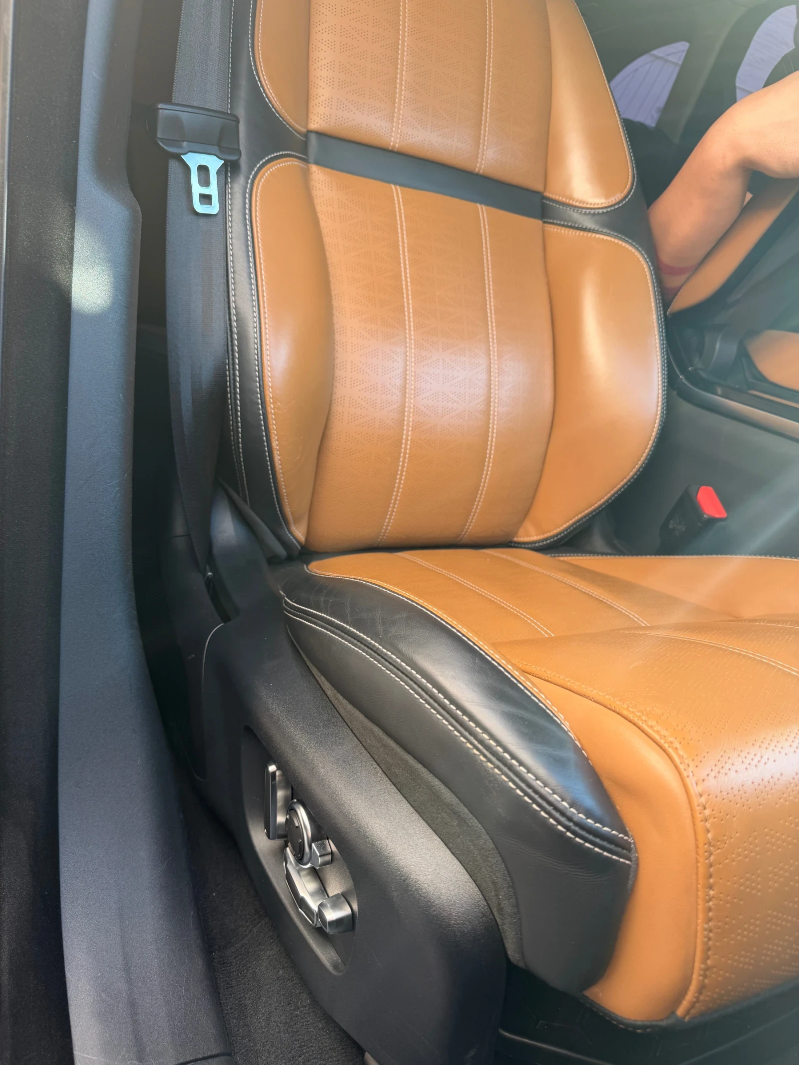 Land Rover Range Rover Velar, снимка 8 - Автомобили и джипове - 54838433