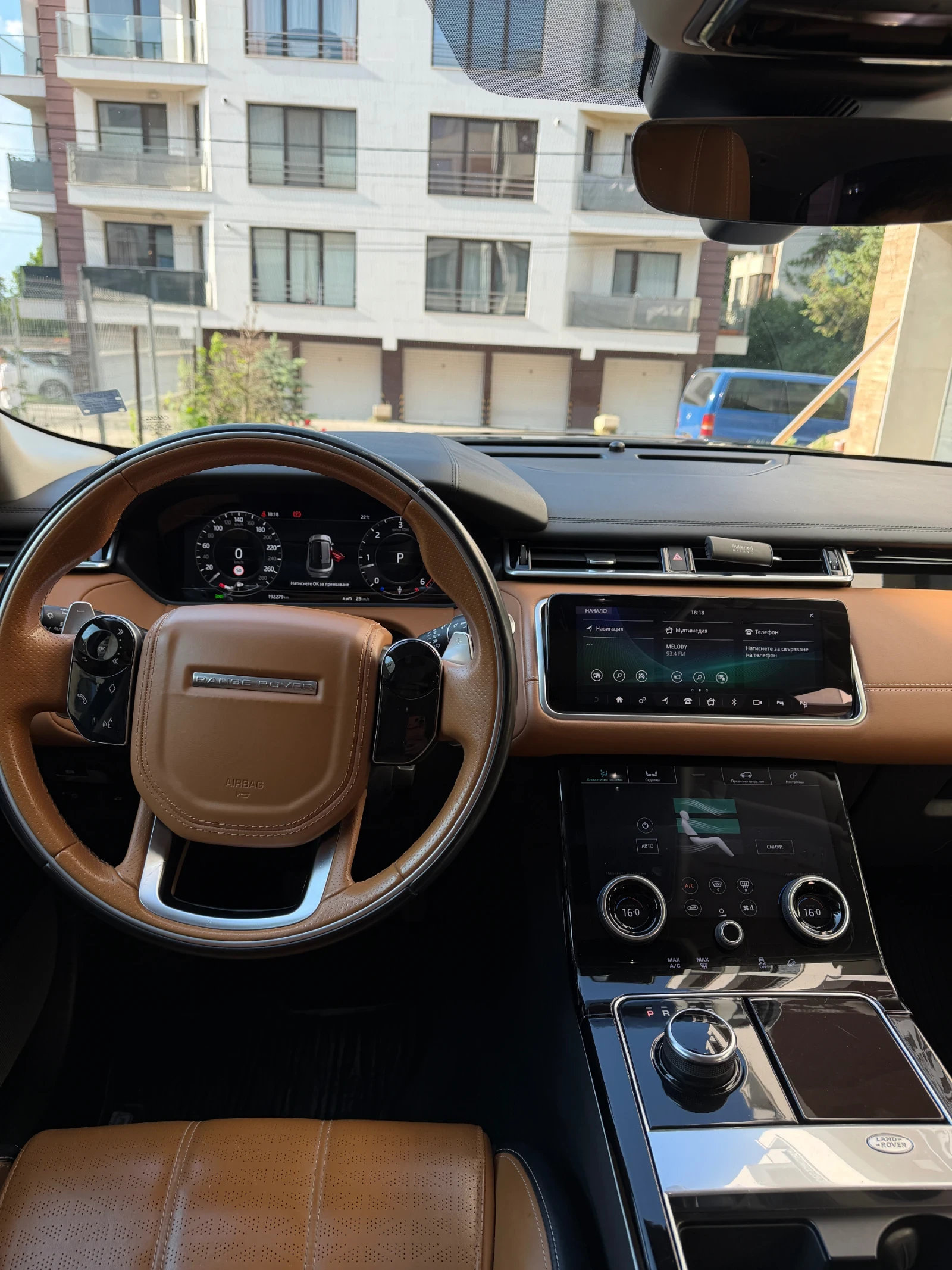 Land Rover Range Rover Velar, снимка 5 - Автомобили и джипове - 54838433